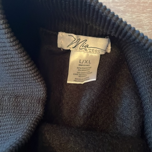 Mia and Tess from Paper Store fleece lined leggings size L/XL Black textured - Picture 3 of 5